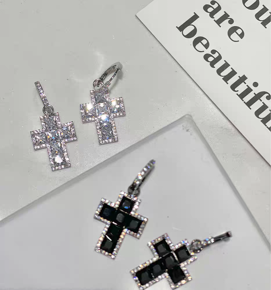 White Gold Earrings – Choice of White or Black Diamond