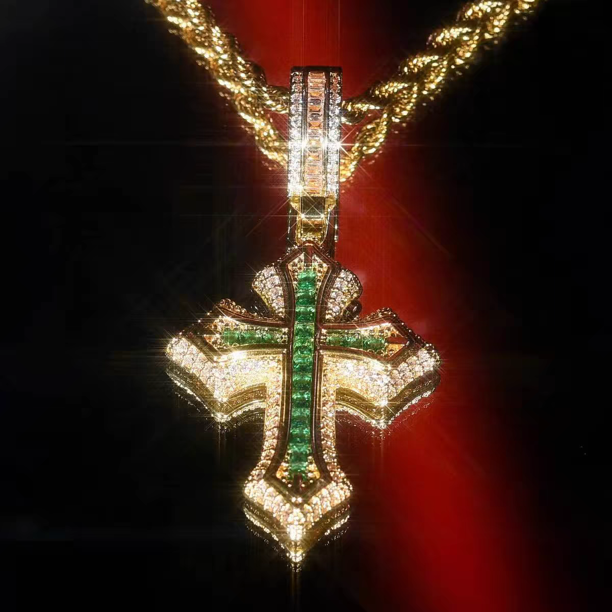 Emrald embellished 18K gold cross pendant